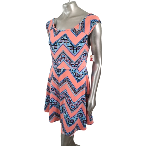 🪻BOGO🪻 Southwest Print Dress w/ Cut-Out Back Size Large NWT - Picture 1 of 10